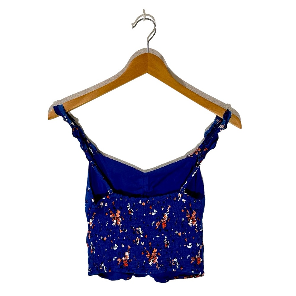 Florals & Ruffles - Picture 2 of 3